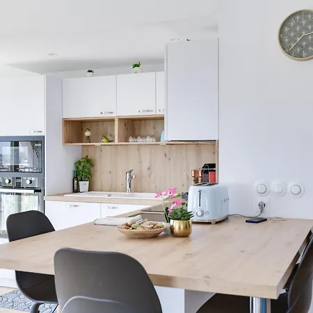 Luxe, Vue Et Parking Prive Lägenhet
